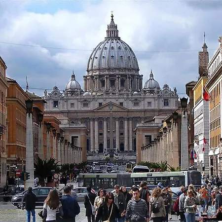 Trevi Fountain House Deluxe *