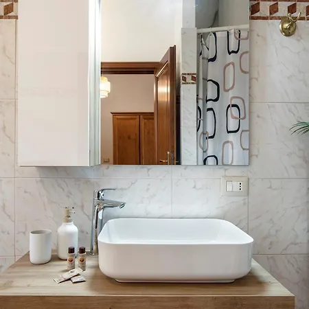 Trevi Fountain House Deluxe *