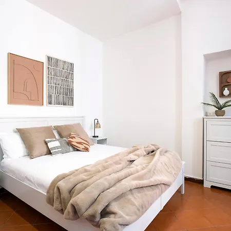 Апартаменты Trevi Fountain House Deluxe Рим