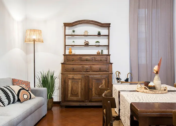 Trevi Fountain House Deluxe